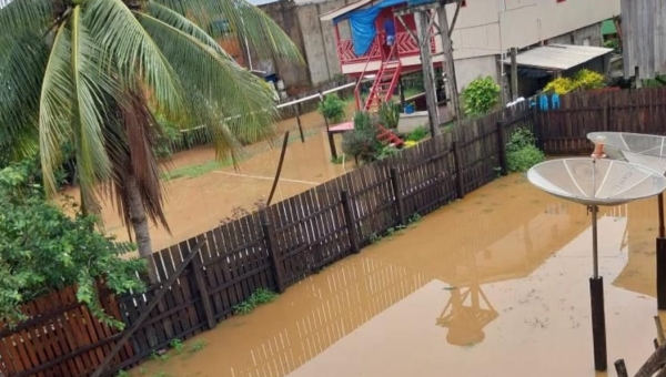 Boca do Acre sofre com alagamentos após muita chuva